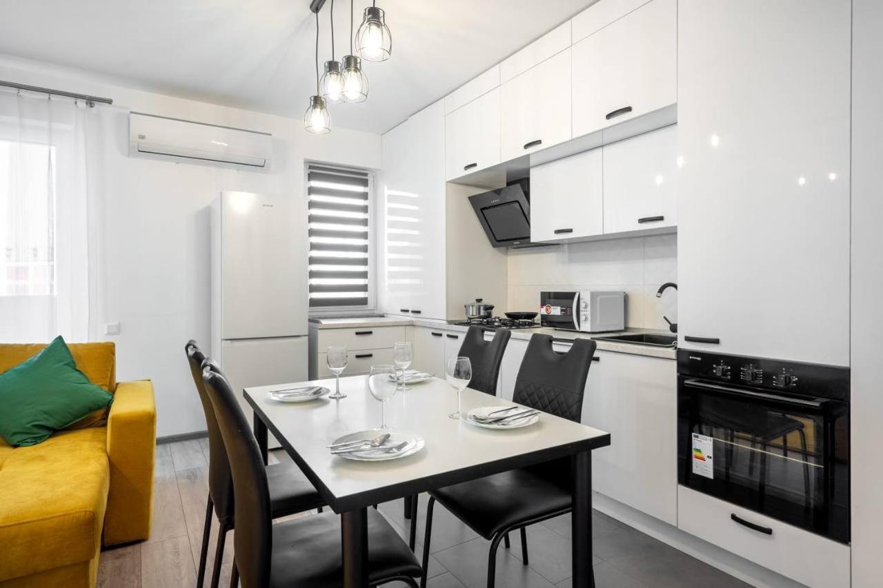 Appartamento Carol New Building With Balcony Bucarest Esterno foto